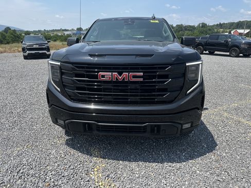 Used 2025 GMC Sierra 1500 Elevation AWD/4WD image 9