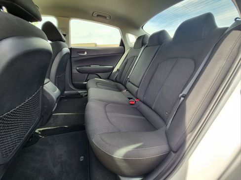 Used 2019 Kia Optima LX image 11