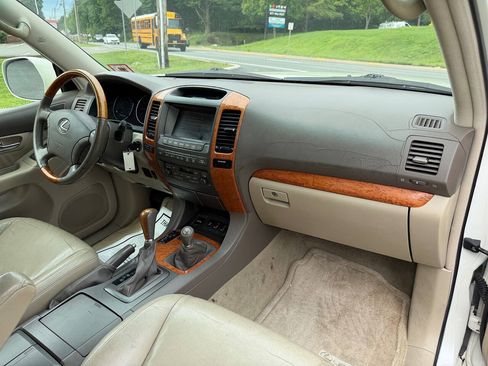 Used 2004 Lexus GX 470 AWD/4WD image 22