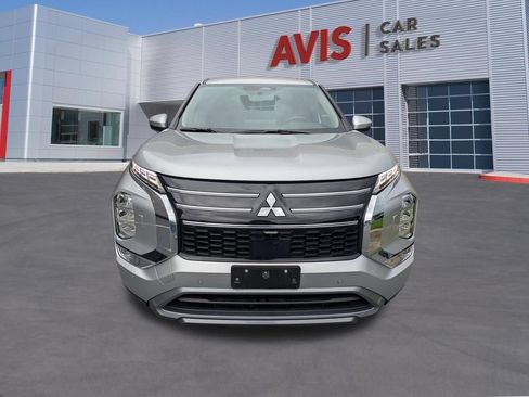 Used 2025 Mitsubishi Outlander SE AWD/4WD image 2