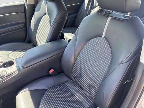 Used 2021 Toyota Camry SE FWD image 15