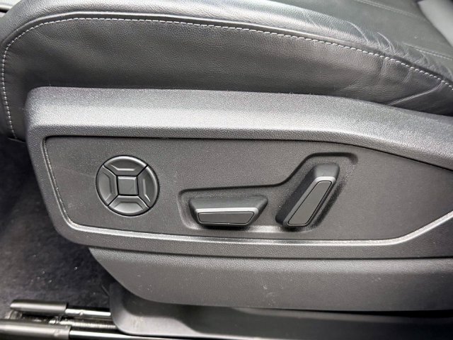 Used 2025 Audi Q5 Premium Plus w/ Premium Plus AWD/4WD image 18