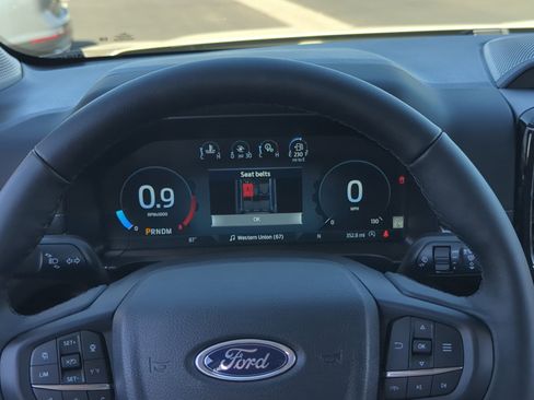 Used 2025 Ford Ranger Lariat w/ Trailer Tow Package image 10