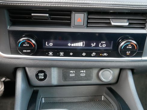 Certified 2024 Nissan Rogue SV AWD/4WD image 23