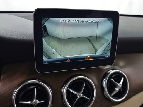 Used 2019 Mercedes-Benz GLA 250 4MATIC image 27
