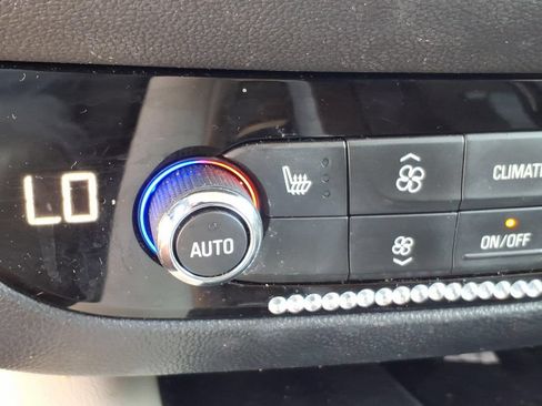 Used 2022 Buick Enclave Essence w/ LPO, Floor Liner Package FWD image 9