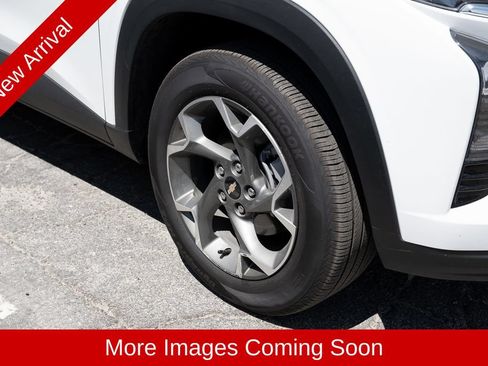 Used 2026 Chevrolet Trax LT FWD image 9