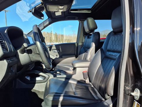 Used 2022 Nissan Frontier PRO-4X w/ Pro-4X Premium Package image 6