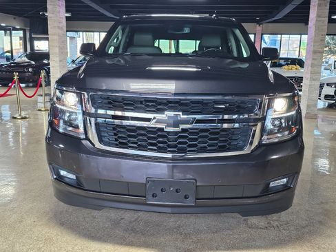 Used 2018 Chevrolet Suburban LT image 2