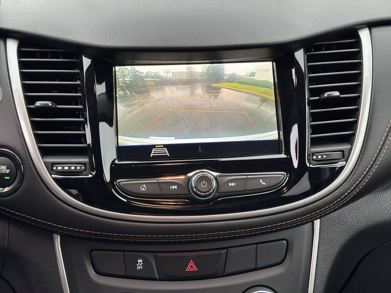 Used 2019 Chevrolet Trax LT w/ LT Convenience Package FWD image 27