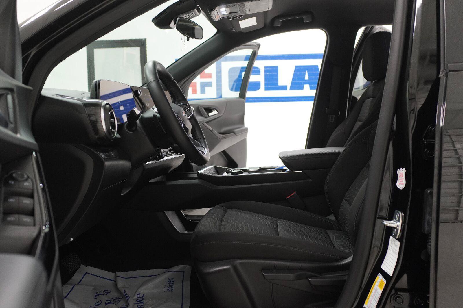 Used 2026 Chevrolet Equinox LT FWD image 6