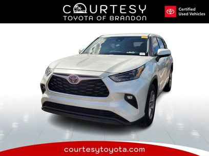 Used 2022 Toyota Highlander LE