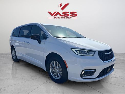 New 2026 Chrysler Pacifica Select FWD image 7