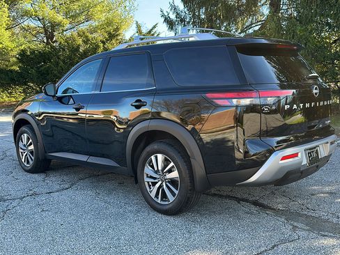 New 2025 Nissan Pathfinder SL image 7
