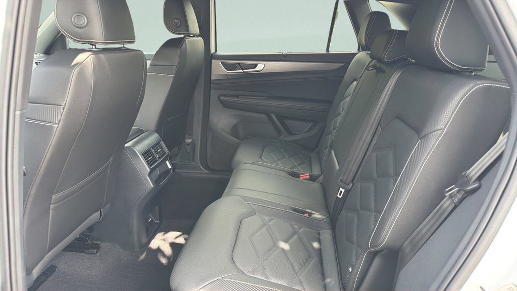 New 2026 Volkswagen Atlas Cross Sport SE FWD image 32