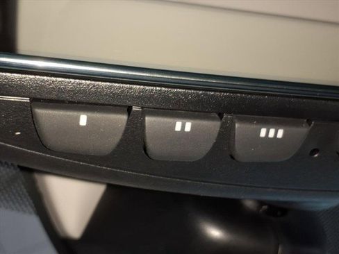 New 2025 Volkswagen Taos SEL image 20