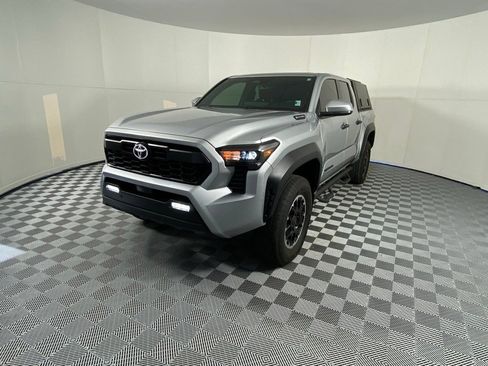 Used 2024 Toyota Tacoma TRD Off-Road w/ TRD Off Road Upgrade Package image 3