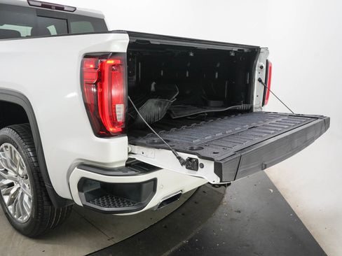 Used 2019 GMC Sierra 1500 Denali w/ Denali Ultimate Package AWD/4WD image 9