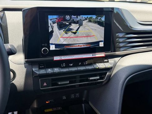 Used 2026 Toyota Camry SE w/ Convenience Package FWD image 18