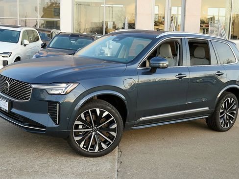 New 2026 Volvo XC90 T8 Ultra image 3