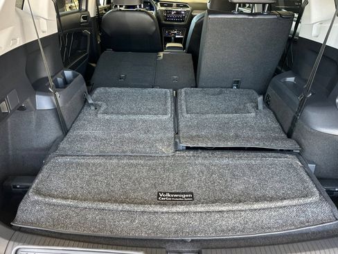 Used 2022 Volkswagen Tiguan SE FWD image 16