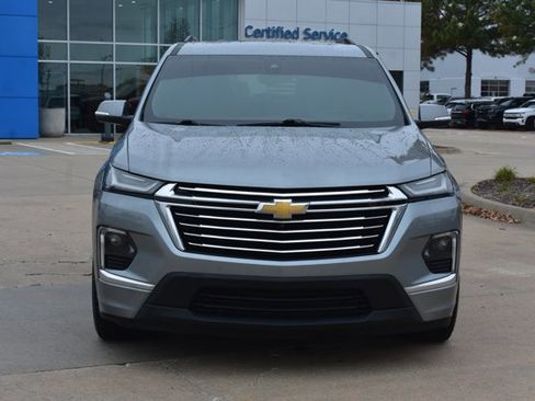 Used 2023 Chevrolet Traverse Premier image 2