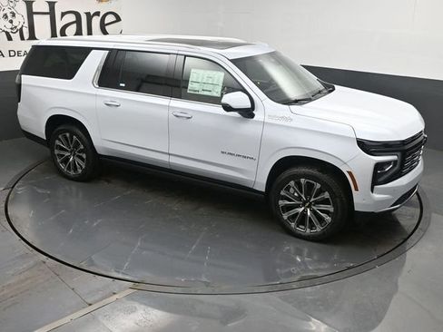 New 2026 Chevrolet Suburban High Country AWD/4WD image 17