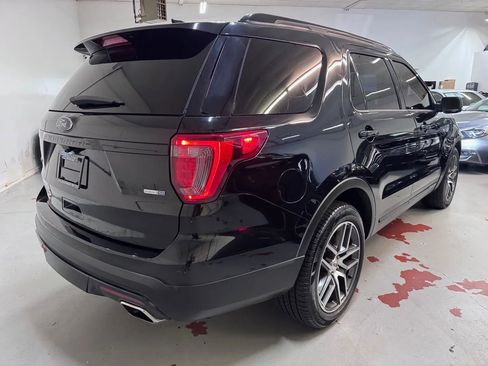 Used 2017 Ford Explorer Sport image 3