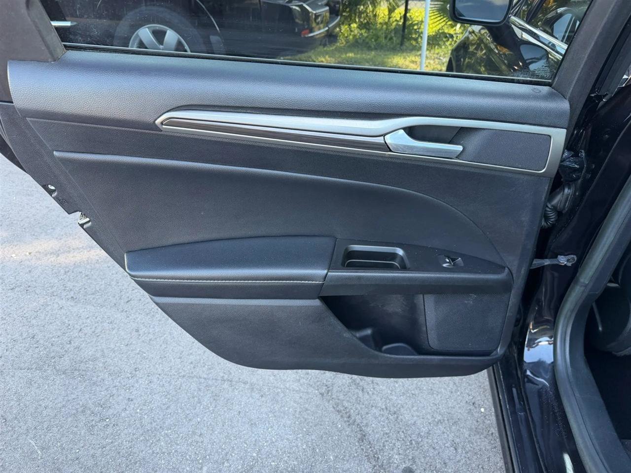 Used 2019 Ford Fusion SEL FWD image 27