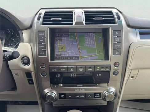 Used 2014 Lexus GX 460 w/ Premium Package AWD/4WD image 32