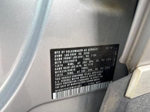 Used 2016 Volkswagen Tiguan SE image 18