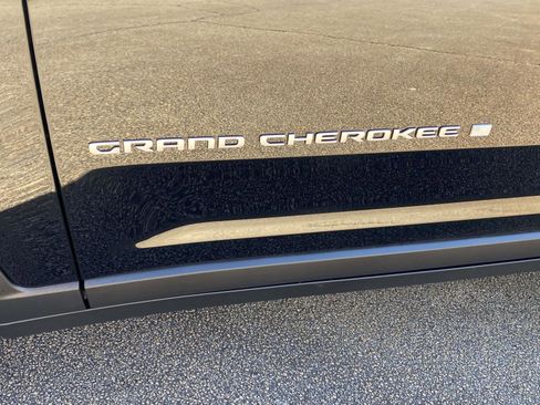 New 2025 Jeep Grand Cherokee Laredo X image 13