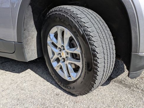 Used 2020 Chevrolet Traverse LT image 36