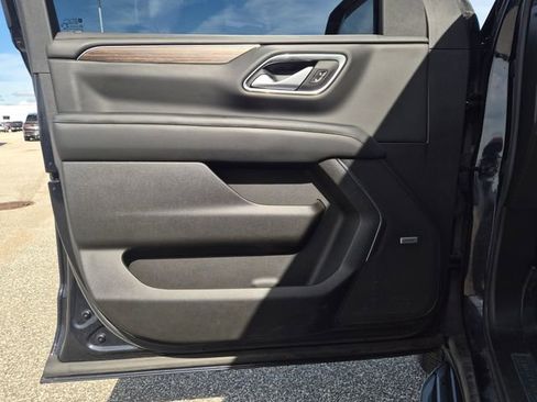 Used 2022 Chevrolet Suburban High Country AWD/4WD image 14