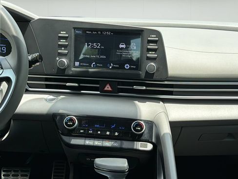 Certified 2025 Hyundai Elantra Sport FWD image 19