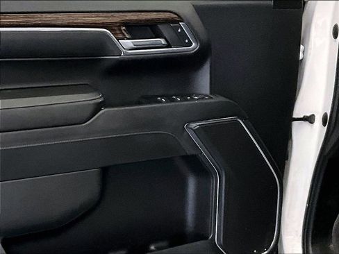 Used 2024 GMC Sierra 1500 Elevation image 9