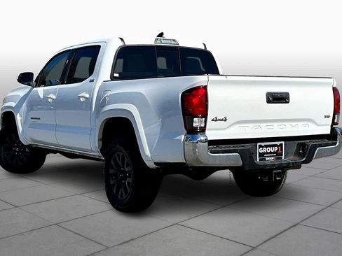 Used 2021 Toyota Tacoma SR5 AWD/4WD image 12