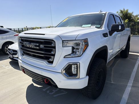 Used 2021 GMC Sierra 1500 AT4 w/ AT4 Value Package AWD/4WD image 2