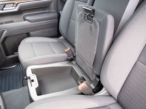 Used 2025 Chevrolet Silverado 1500 LT image 9