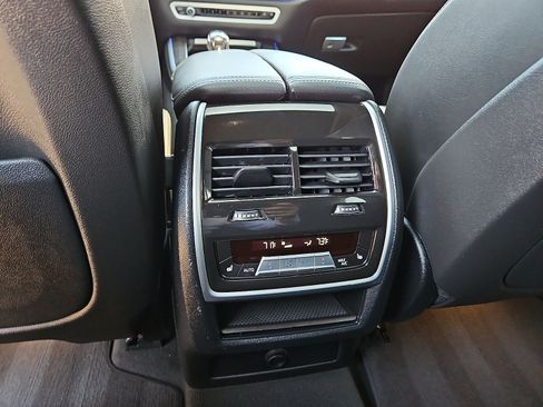 Used 2023 BMW X5 xDrive40i w/ Premium Package AWD/4WD image 9