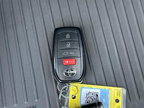 Used 2026 Toyota Crown Platinum image 21