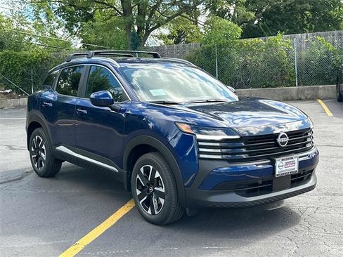 New 2025 Nissan Kicks SV w/ SV Premium Package image 3