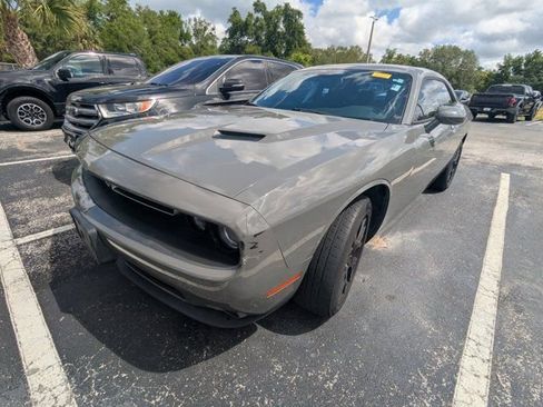 Used 2018 Dodge Challenger SXT RWD image 5