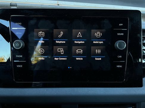 Used 2025 Volkswagen Jetta SE image 29