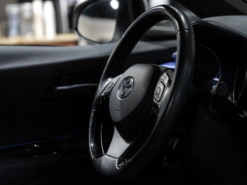 Used 2021 Toyota C-HR XLE image 14