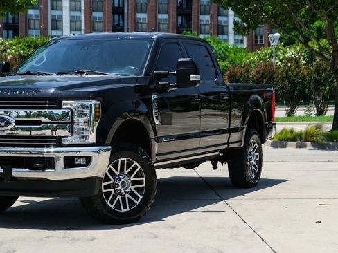 Used 2018 Ford F250 Lariat w/ Lariat Ultimate Package AWD/4WD image 9