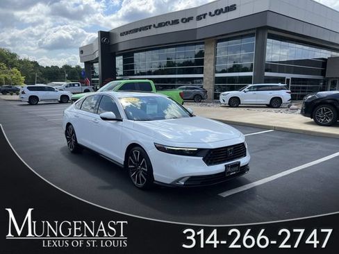 Used 2025 Honda Accord Touring image 1