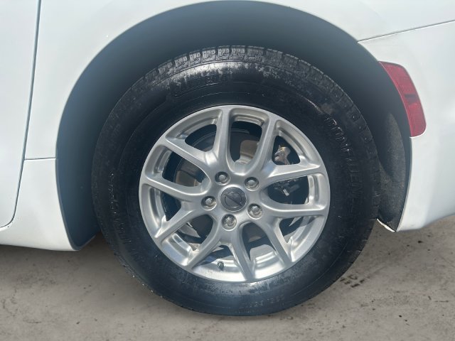 Used 2022 Chrysler Pacifica Touring-L FWD image 14