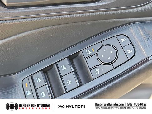 Used 2024 Nissan Rogue S FWD image 17
