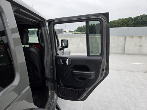 Used 2021 Jeep Wrangler Unlimited Rubicon AWD/4WD image 26